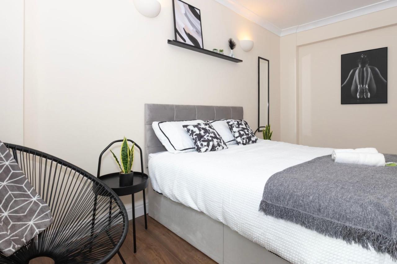 Apartment Cosy Apartment 30 Seconds To Aldgate East Station *